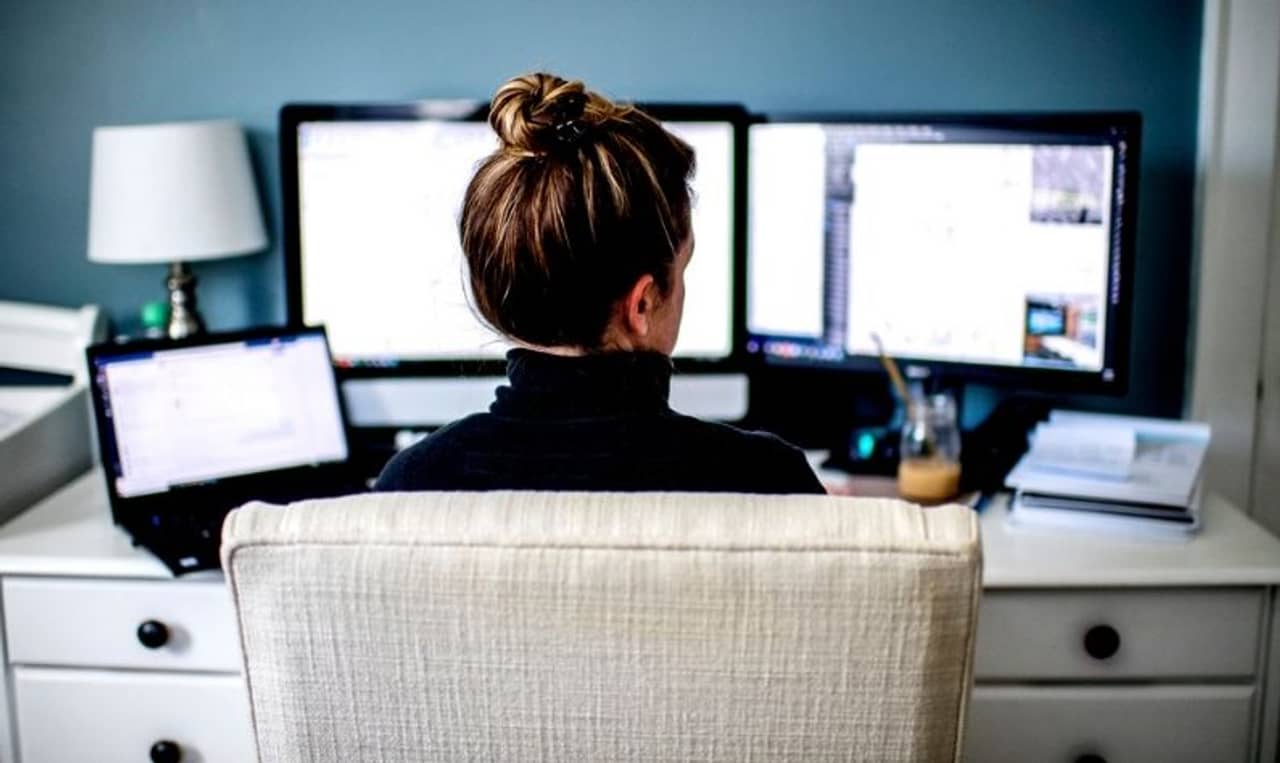 Stroke Risk: একটানা বসে কাজ করলে স্ট্রোকের সম্ভাবনা বাড়ে! বলছে নয়া সমীক্ষা