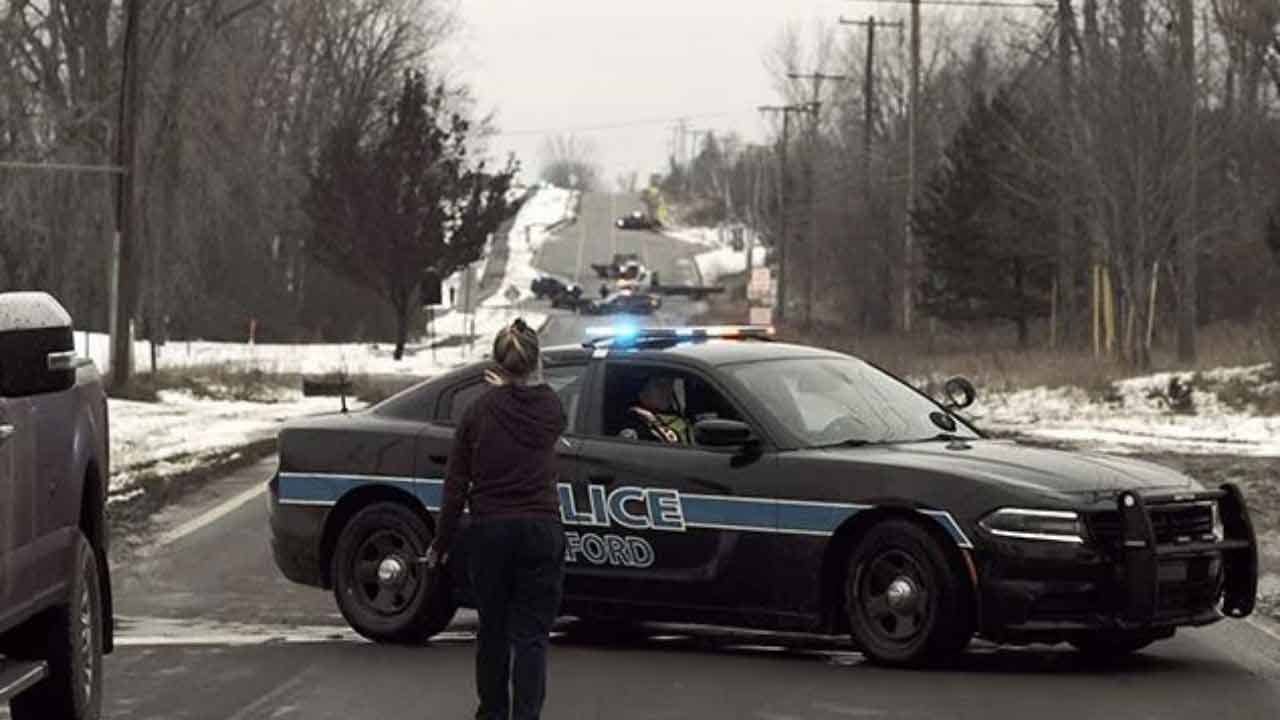 US School shooting: ব্যাগেই লুকানো ছিল বন্দুক, ক্লাস শুরু হতেই সহপাঠীদের উপর গুলি চালাল কিশোর! মৃত ৩, আহত ৮