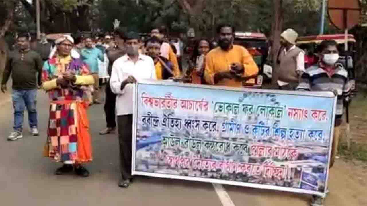 Poushmela in Visva Bharati University: বিদ্যুত্‍-কালে থমকে পৌষমেলা, পথে নামলেন বোলপুর ব্যবসায়ী ও শিল্পীরা