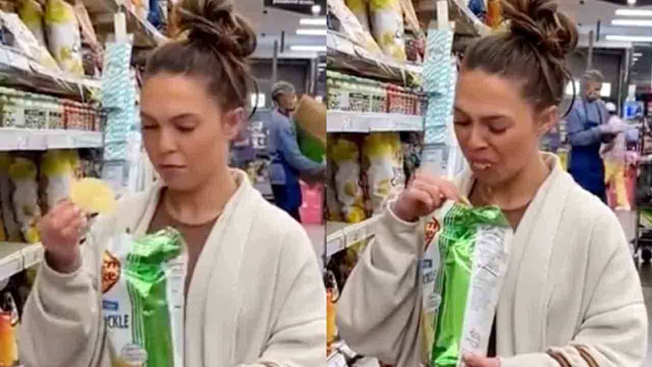 Viral Video: খাবার খেয়ে মুখের খাবার প্যাকেটে ভরে দিচ্ছেন মহিলা! ভাইরাল সুপার মার্কেটের ভিডিয়ো