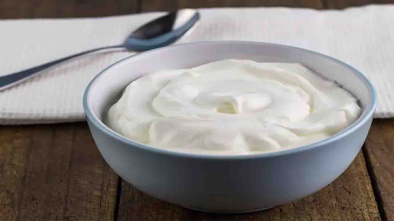 Yoghurt: নিয়মিত দই খেলে নিয়ন্ত্রণে থাকবে উচ্চ রক্তচাপ! দাবি জানাচ্ছে গবেষণা