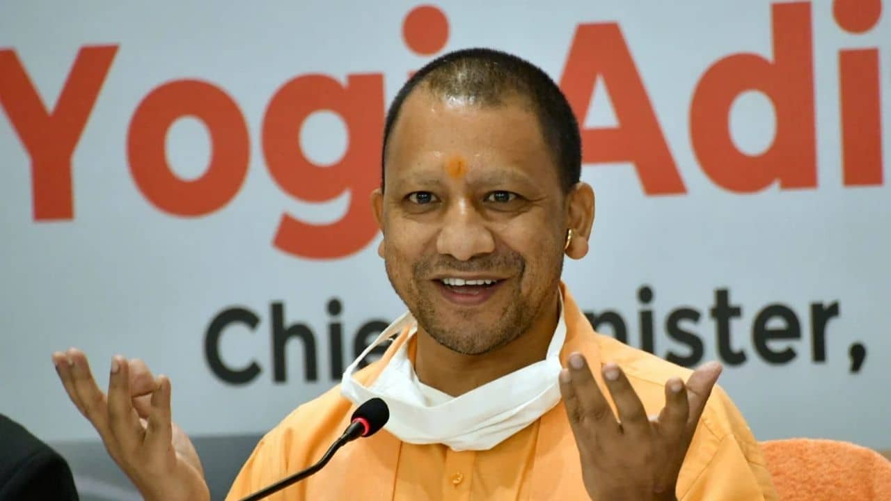 Yogi Adityanath on UP Polls: আমার উপর আস্থা রাখার জন্য ধন্যবাদ, নিজের কেন্দ্রেই প্রার্থী হয়ে আত্মবিশ্বাসের সুর যোগীর গলায়