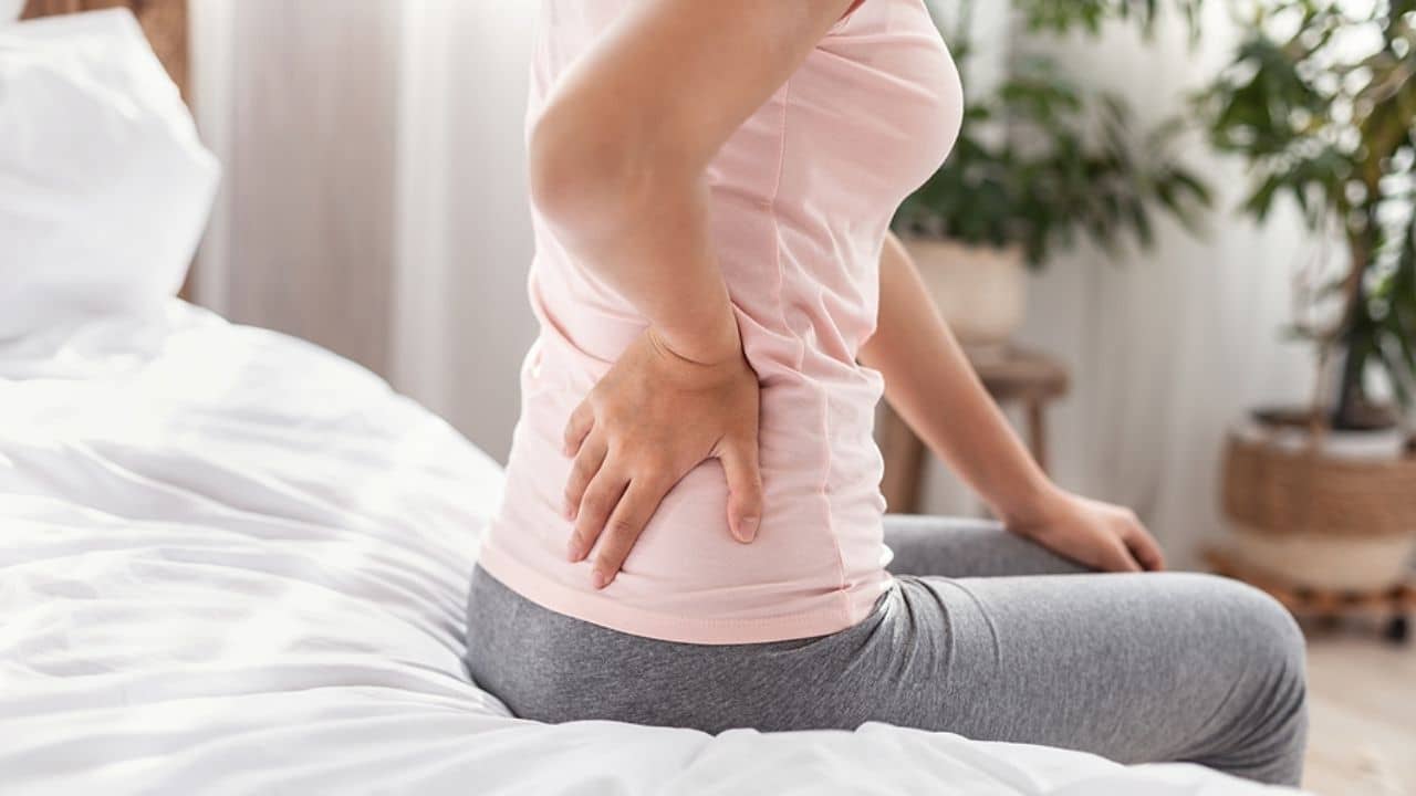 Omicron Back Pain: ওমিক্রন থেকে সেরে ওঠার পর অসম্ভব বেশি কোমরের যন্ত্রণা হচ্ছে? জেনে নিন কারণ আর নিরাময়ের উপায়...