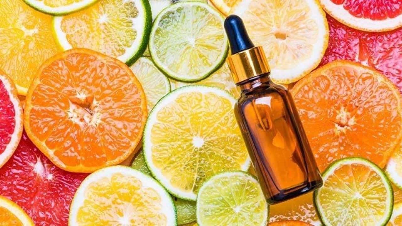 Vitamin C Skin Care Tips: ত্বকের যত্ন নিতে ভিটামিন সি মারাত্মক গুরুত্বপূর্ণ, কীভাবে এই সিরাম বানাবেন জেনে নিন...