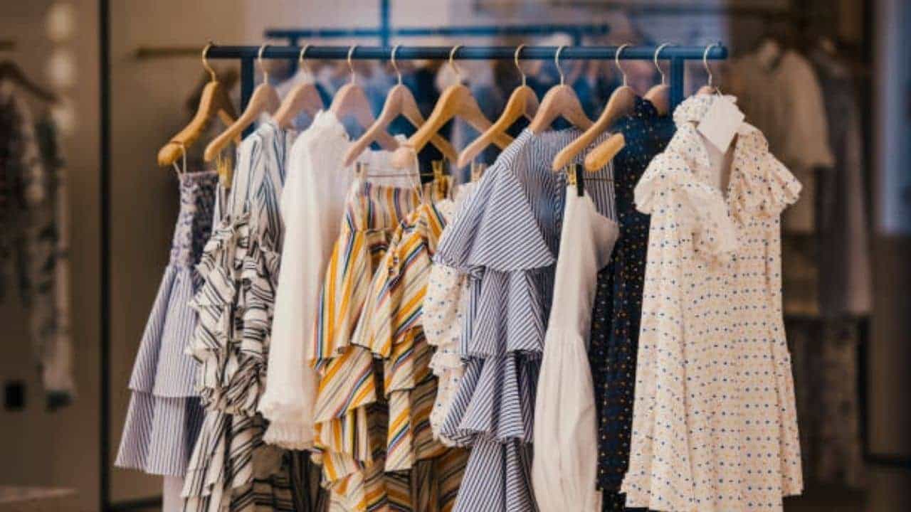 Fashion Tips: শুধু দাম দেখে নয়, কাপড়ের মান দেখে কিনুন, এতে স্টাইলিশ পোশাক স্বাস্থ্যকরও হবে... Fashion Tips: শুধু দাম দেখে নয়, কাপড়ের মান দেখে কিনুন, এতে স্টাইলিশ পোশাক স্বাস্থ্যকরও হবে...