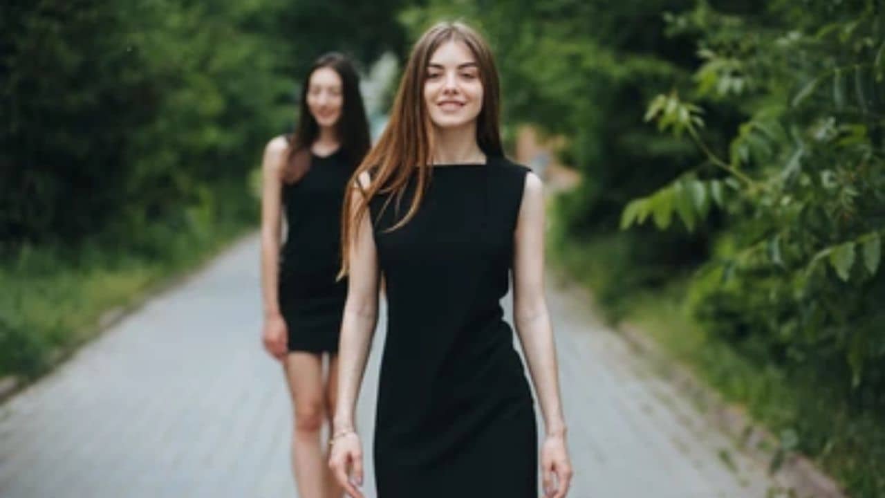 Black Dress: কালো পোশাক পরতে অনেকেই পছন্দ করেন, কিন্তু কালো পোশাকের যত্ন নেওয়ার এই বিশেষ দিকগুলো মেনে চলেন কি?