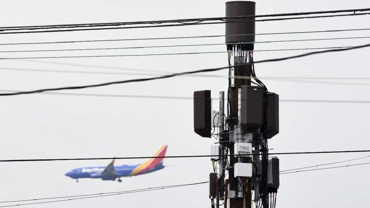 5G India: আমেরিকায় বিমান চলাচলে ৫জি নেটওয়ার্ক ভয়ের কারণ হলেও ভারতে হবে না, কেন জানেন?