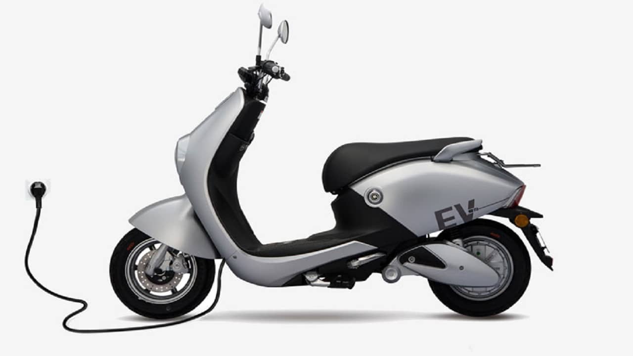 Kinetic Green Electric Scooters: চিনের আইমা টেকের সঙ্গে হাত মিলিয়ে ভারতে ই-স্কুটার নিয়ে আসছে কাইনেটিক গ্রিন, দাম হবে ৩০-৪৫ হাজার টাকার মধ্যে