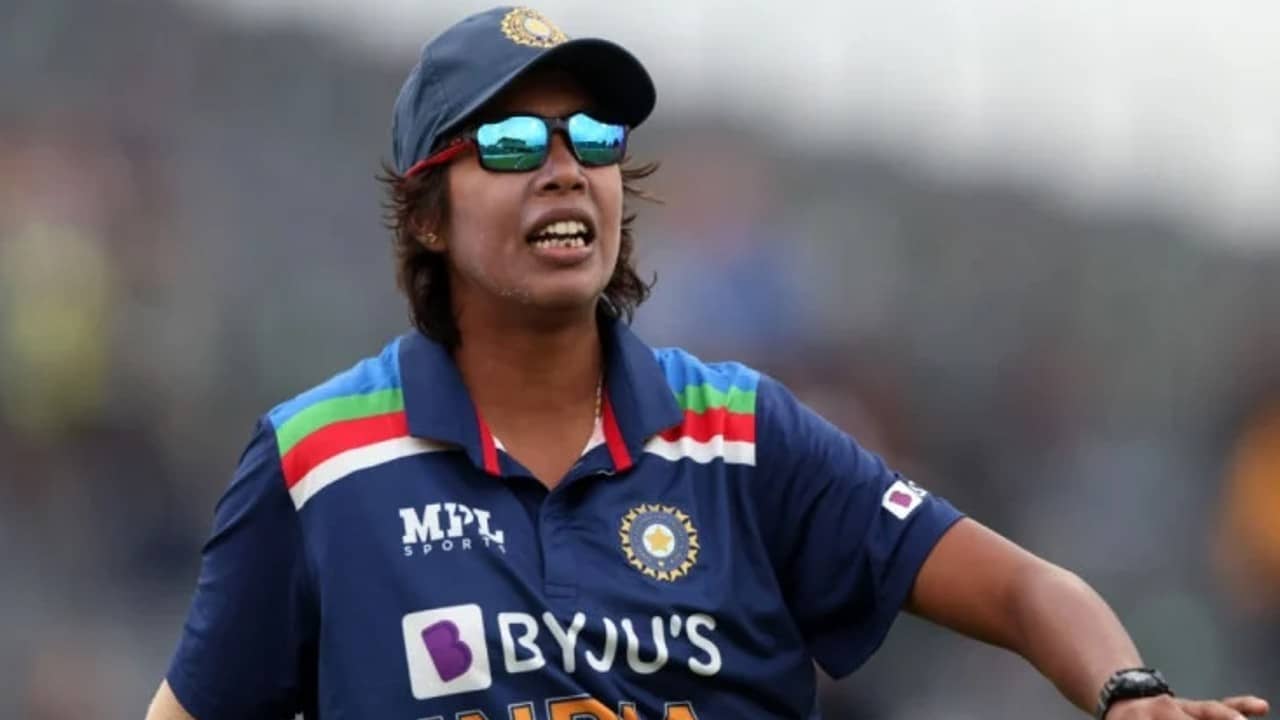 Legend Cricket League: বিগ বি’র পর এ বার লেজেন্ড ক্রিকেট লিগের ব্র্যান্ড অ্যাম্বাসাডর বাংলার ঝুলন