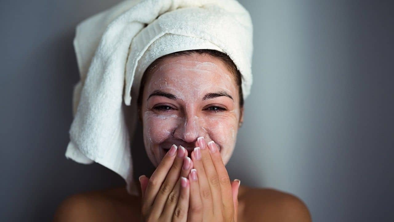 Almond Face Masks: ত্বকের গ্লো হারিয়ে যাচ্ছে? নতুন করে নিজেকে চিনতে আমন্ডের এই ৩টি ফেসমাস্ক দারুণ কার্যকরী