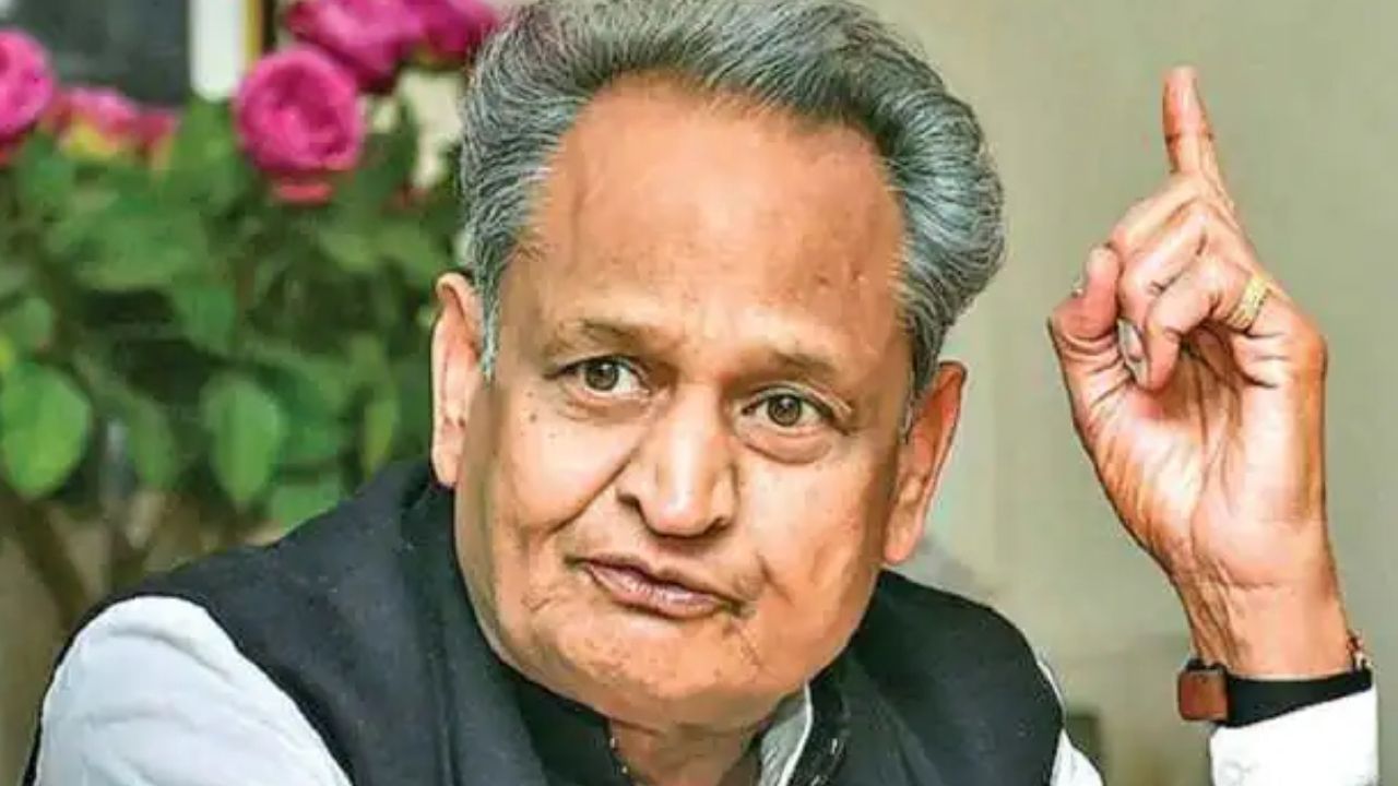 Ashok Gehlot : 'গান্ধী পরিবারই পারে কংগ্রেসকে একজোট রাখতে, সভাপতি হওয়া উচিত রাহুলেরই', বললেেন অশোক গেহলট