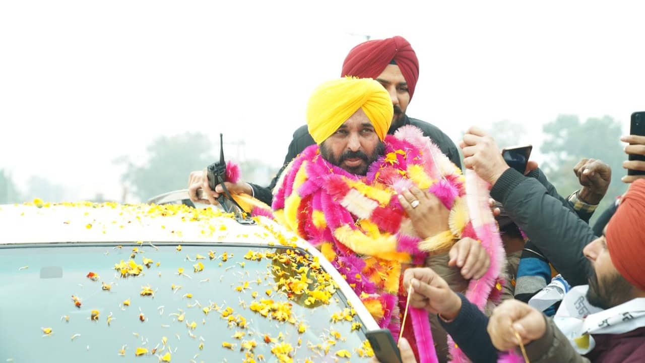 Punjab Assembly Election 2022 : মানুষের ভালোবাসার সঙ্গে নোটিস ফ্রি! বিধিভঙ্গে কমিশনের প্রশ্নের মুখে ভগবন্ত