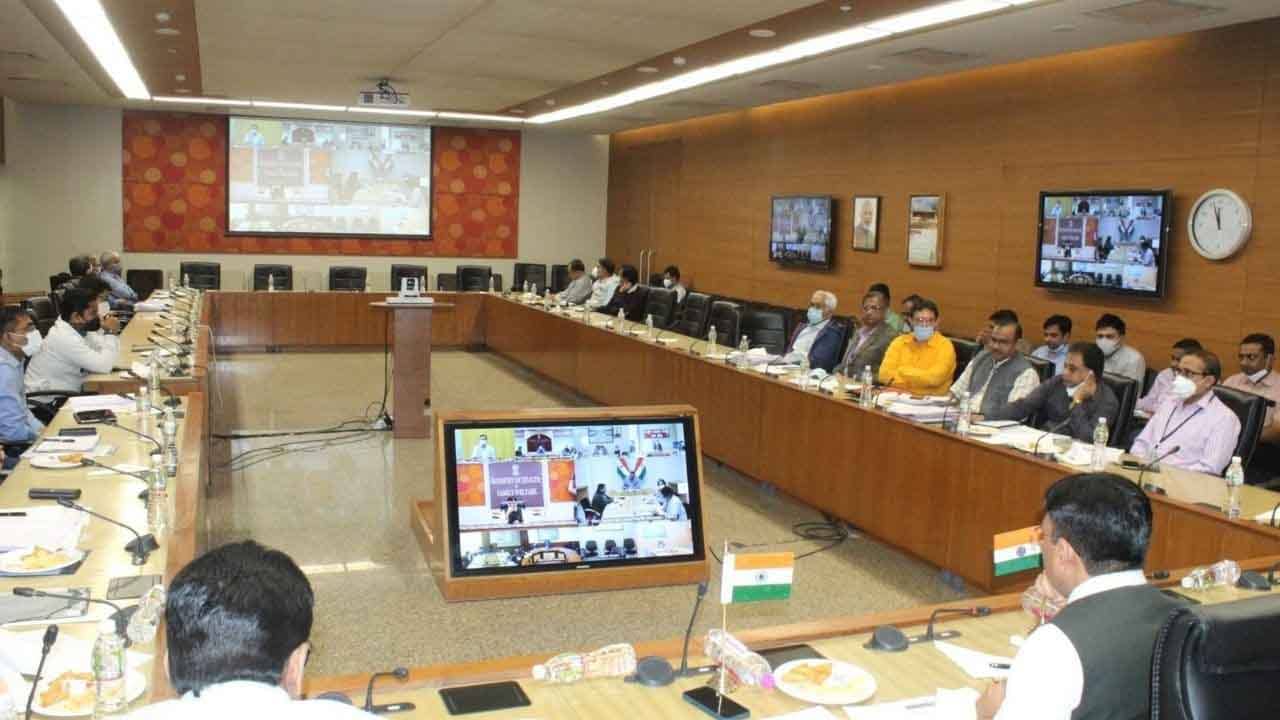 COVID Review Meeting: জেলাভিত্তিক টিকার প্রয়োজনীয়তায় আরও নজর, রাজ্যগুলির সঙ্গে করোনা পর্যালোচনা বৈঠকে স্বাস্থ্যমন্ত্রক