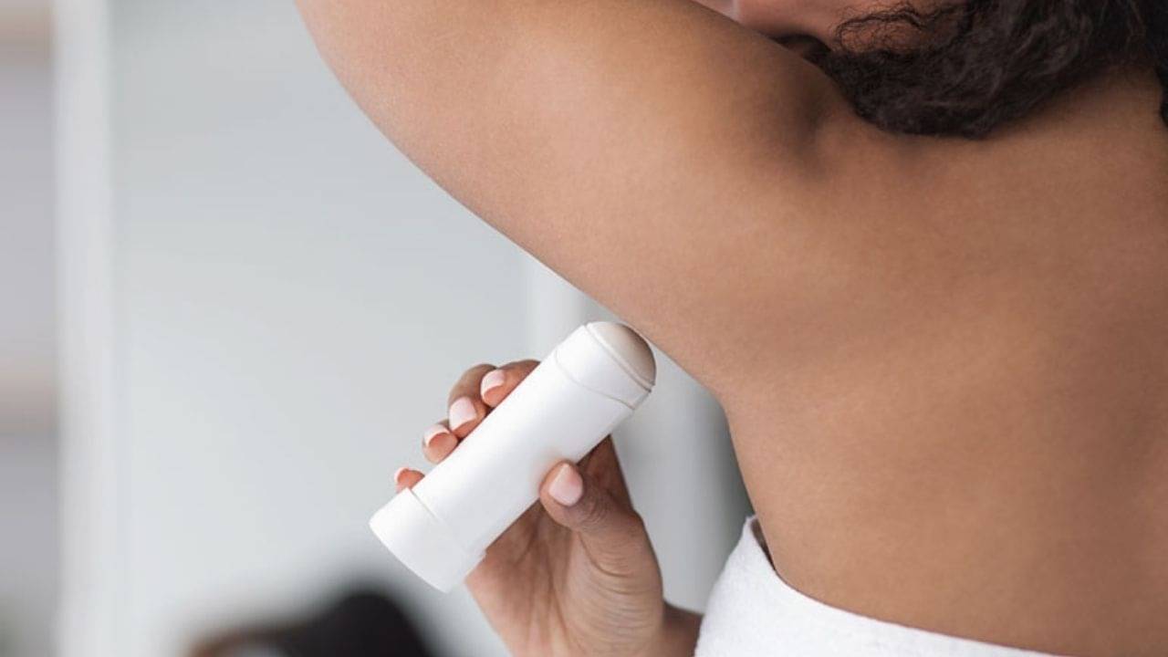 Breast Cancer: ডিওডোরেন্ট ব্যবহারের ফলে কি স্তন ক্যান্সারের ঝুঁকি বেড়ে যায়? জেনে নিন আসল সত্যিটা কী