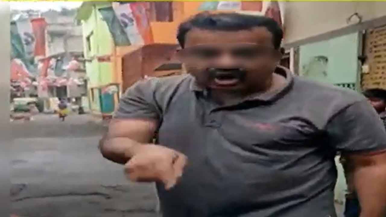 Chitpur Professor Assualt Case: পথ কুকুরদের খাওয়াতে গিয়ে শ্লীলতাহানির শিকার অধ্যাপিকা, চিৎপুরকাণ্ডে গ্রেফতার ১