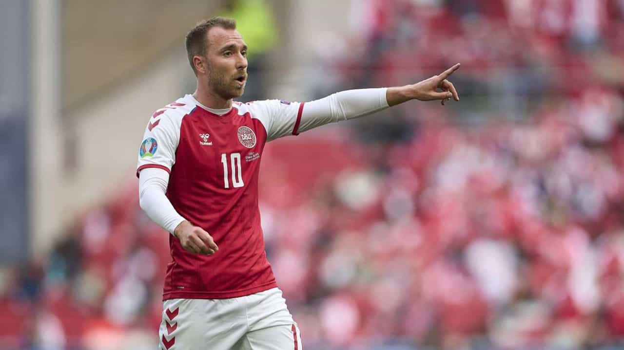 Christian Eriksen: ব্রেন্টফোর্ডের প্রস্তাব, আবার ফুটবলে ফিরছেন এরিকসেন Christian Eriksen: ব্রেন্টফোর্ডের প্রস্তাব, আবার ফুটবলে ফিরছেন এরিকসেন