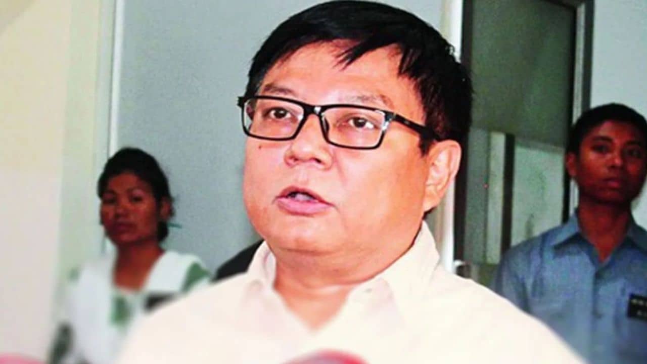 Phone Tapping Allgation: ফোন ট্যাপ করা হয়েছে, সরকারের বিরুদ্ধে বিস্ফোরক অভিযোগ বিরোধী দলনেতার