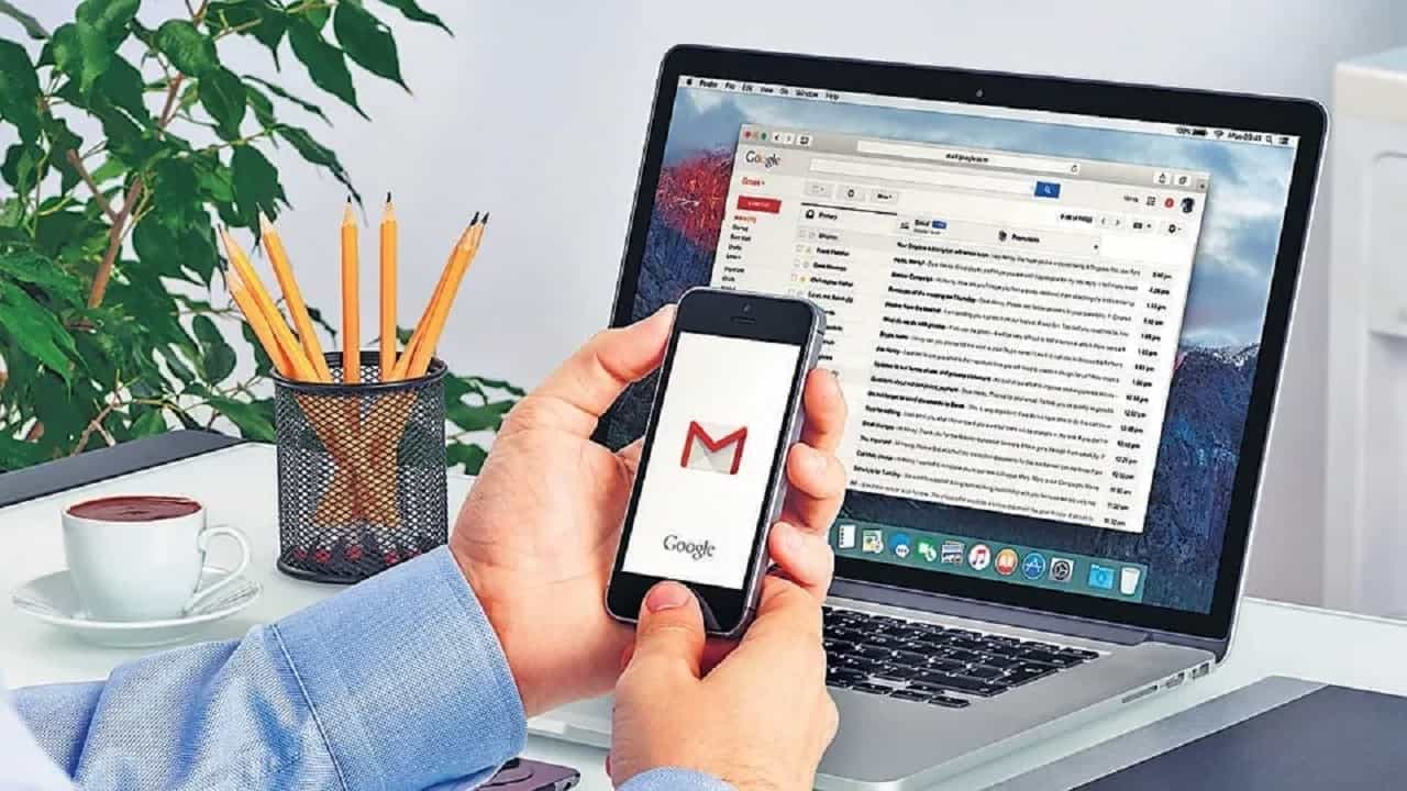 Gmail 10 Billion Download: চতুর্থ অ্যান্ড্রয়েড অ্যাপ হিসেবে ১০ বিলিয়ন ডাউনলোডের রেকর্ড করল জিমেল Gmail 10 Billion Download: চতুর্থ অ্যান্ড্রয়েড অ্যাপ হিসেবে ১০ বিলিয়ন ডাউনলোডের রেকর্ড করল জিমেল