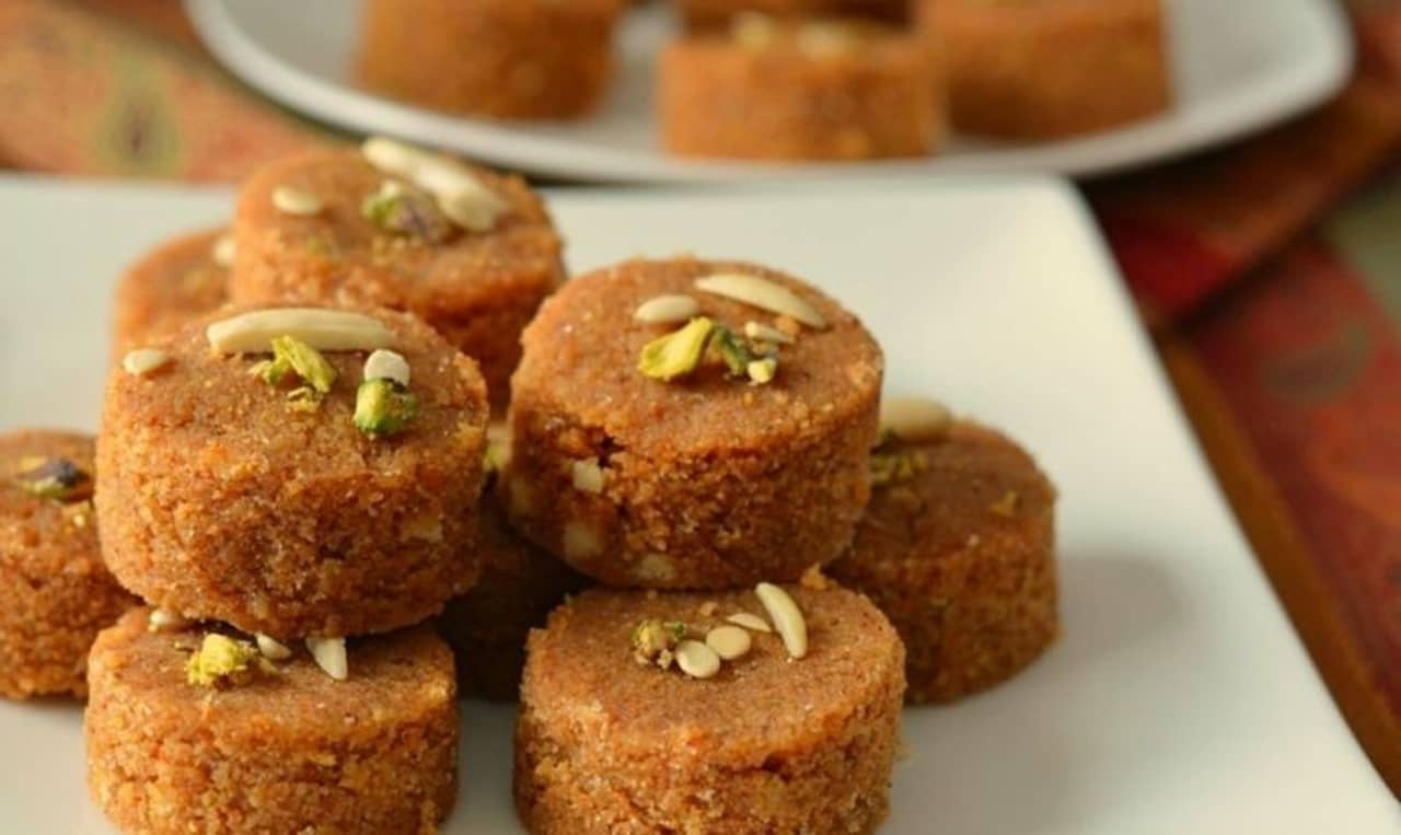 Winter Special Recipe: শীতকালে জিভের স্বাদ বদলাতে আজই বানান গুজরাটি আদাদিয়া পাক! রইল তার রেসিপি