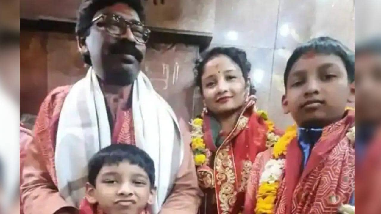 Jharkhand Chief Minister: মুখ্যমন্ত্রী বাদে বাড়ির সবাই করোনা আক্রান্ত, স্বাস্থ্যমন্ত্রীও একান্তবাসে