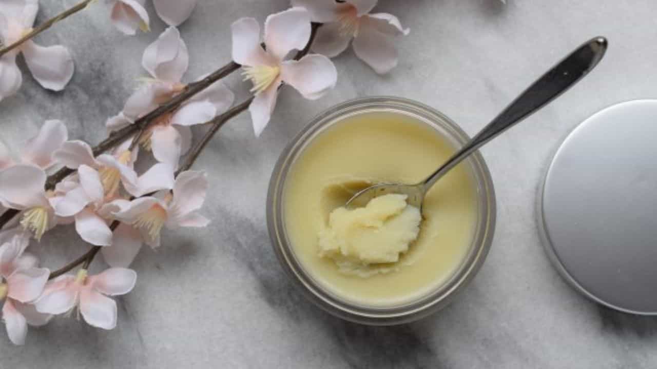 Cleansing Balm: ২০২২-এর নতুন বিউটি ট্রেন্ড ক্লিনজিং বাম! কীভাবে ব্যবহার করবেন, জেনে নিন Cleansing Balm: ২০২২-এর নতুন বিউটি ট্রেন্ড ক্লিনজিং বাম! কীভাবে ব্যবহার করবেন, জেনে নিন