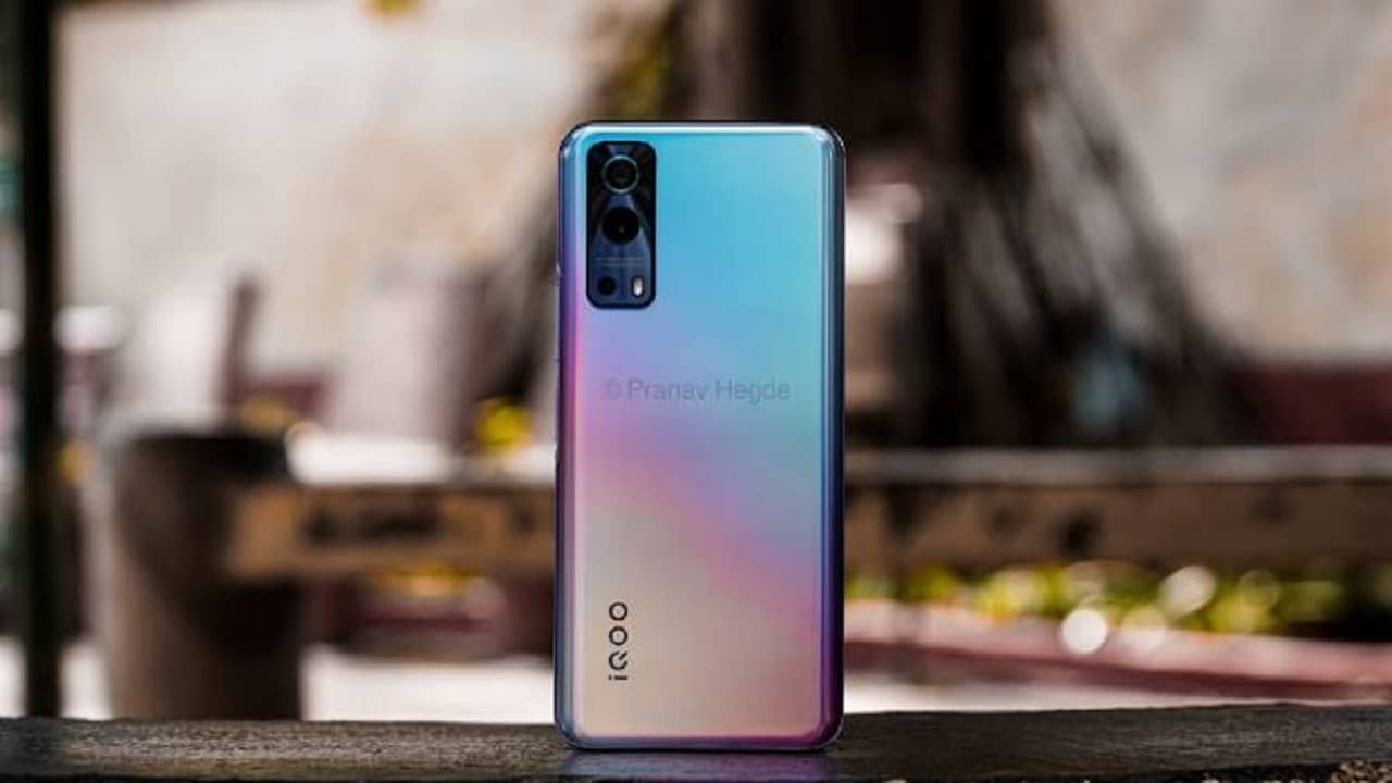 iQOO Z3 5G: প্রায় ২৩ হাজার টাকার ফোন এবার ৪০০০ টাকারও কমে! অ্যামাজনে আইকিউওও জেড৩ ৫জি ফোনে দুর্দান্ত ছাড়