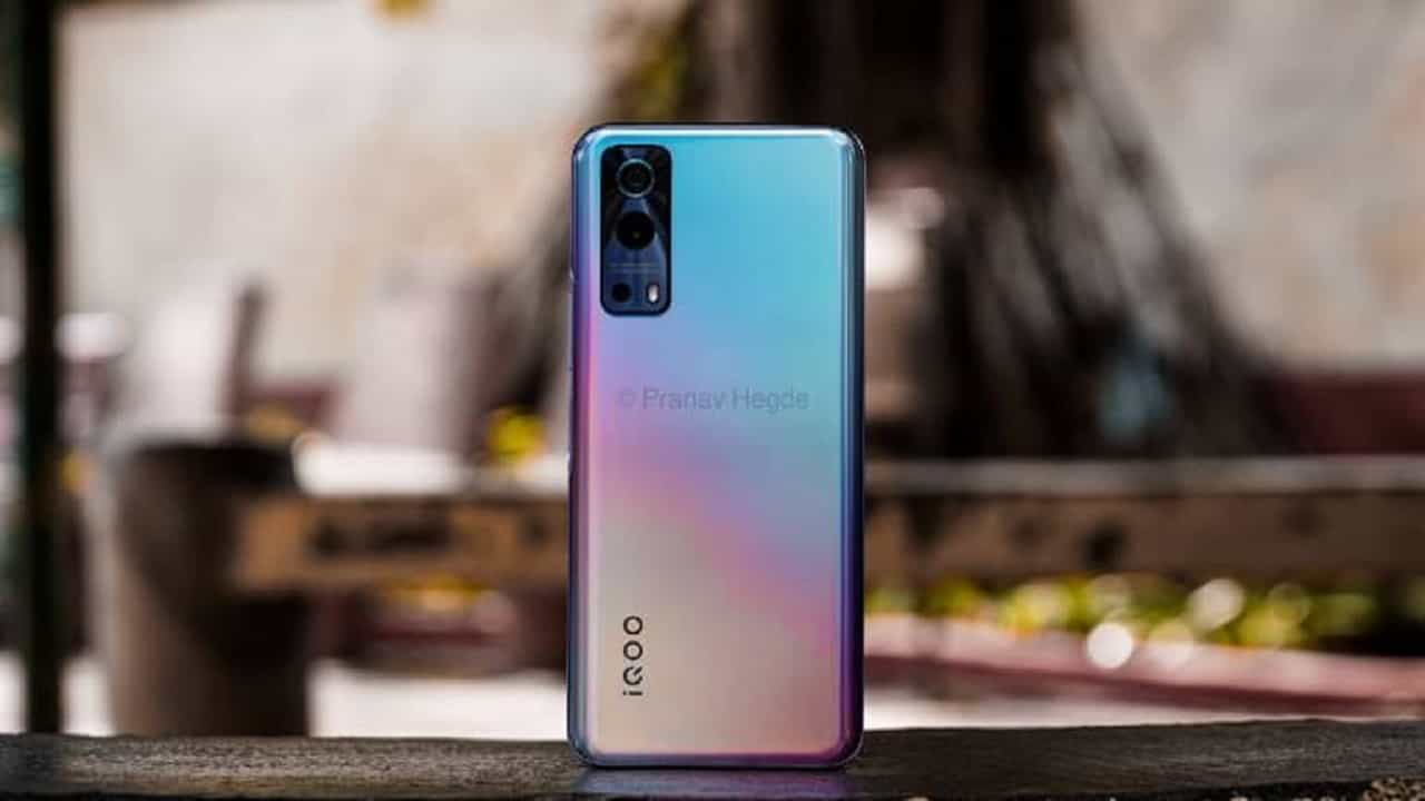iQOO Z3 5G: প্রায় ২৩ হাজার টাকার ফোন এবার ৪০০০ টাকারও কমে! অ্যামাজনে আইকিউওও জেড৩ ৫জি ফোনে দুর্দান্ত ছাড়