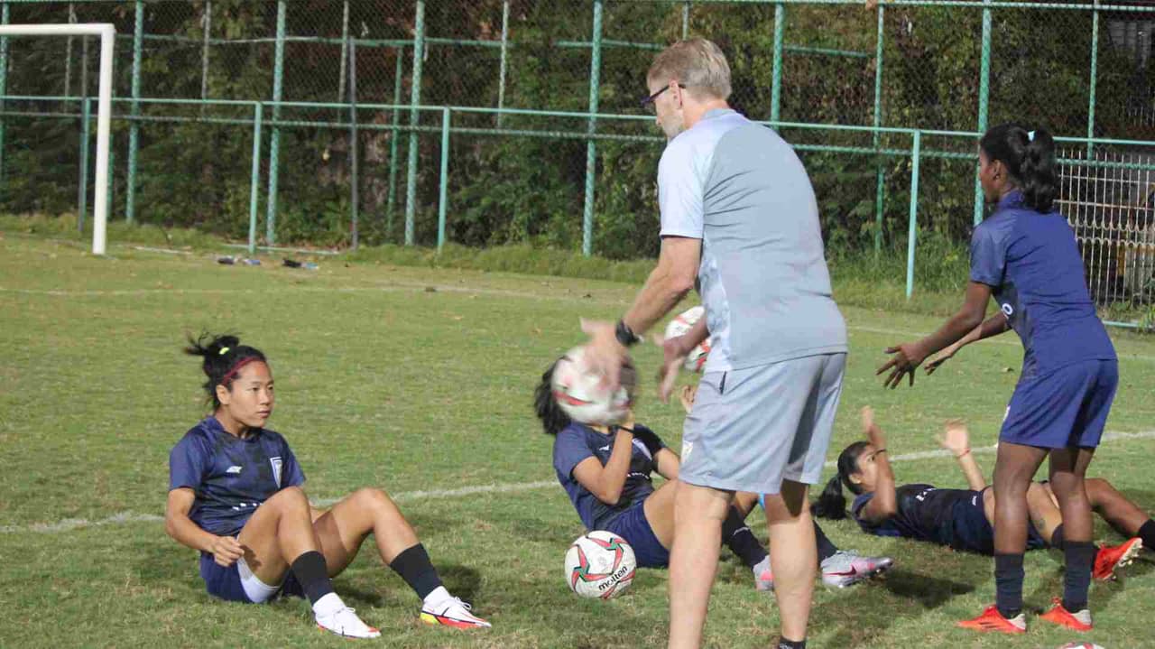 AFC Womens Asian Cup: টিমগেম দিয়েই এশিয়ান কাপে সাফল্য খুঁজে পেতে চাইছেন কোচ ডিনার্বি