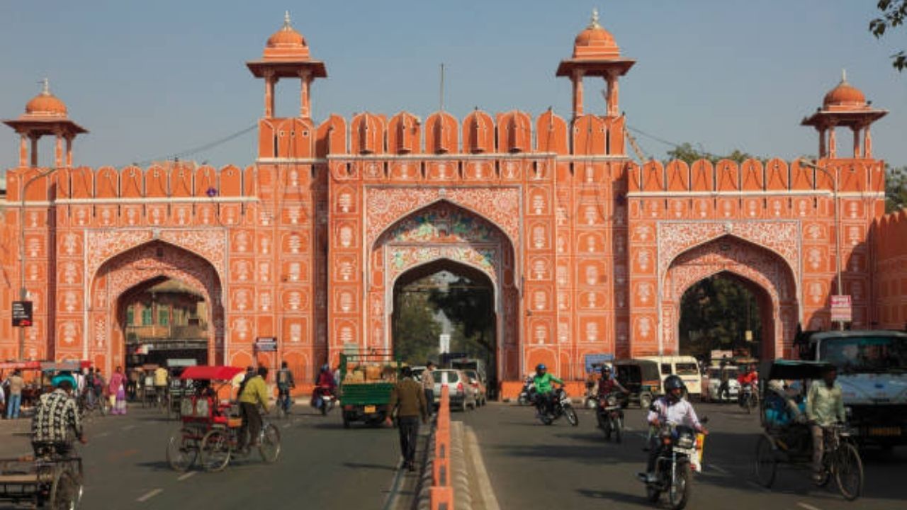 Jaipur: যুগ যুগ ধরে নিজস্ব ঐতিহ্য বহন করে চলেছে এই গোলাপি শহর!