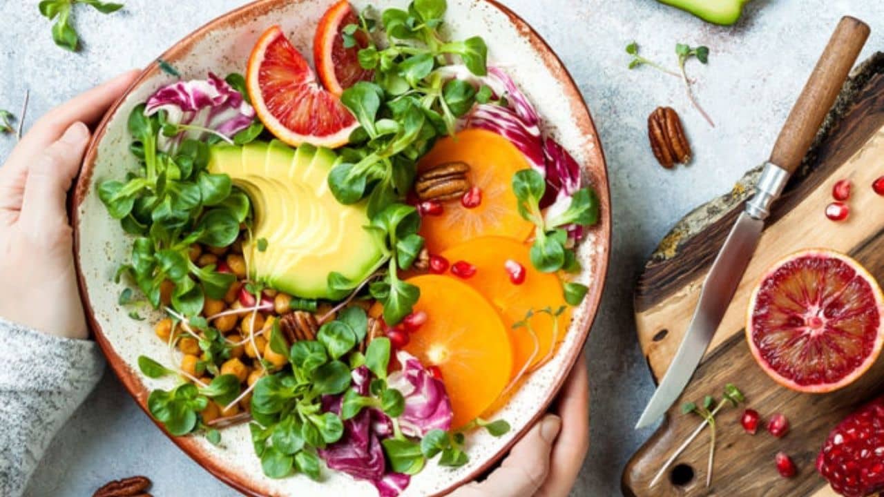 Diet to fight Omicron: ওমিক্রনে আক্রান্ত হয়েছেন? আপনার খাদ্যতালিকা কেমন হবে, পরামর্শ দিলেন বিশিষ্ট চিকিৎসক