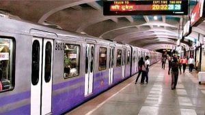 Metro Service Disrupted: ব্যস্ত সময়ে ফের মহানগরে মেট্রো বিপত্তি! ব্যাহত পরিষেবা