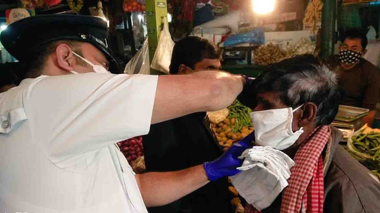 Kolkata Police: সশরীরে হাজির না হয়েই অভিযোগ দায়ের করা যাবে, করোনা পরিস্থিতিতে সিদ্ধান্ত লালবাজারের