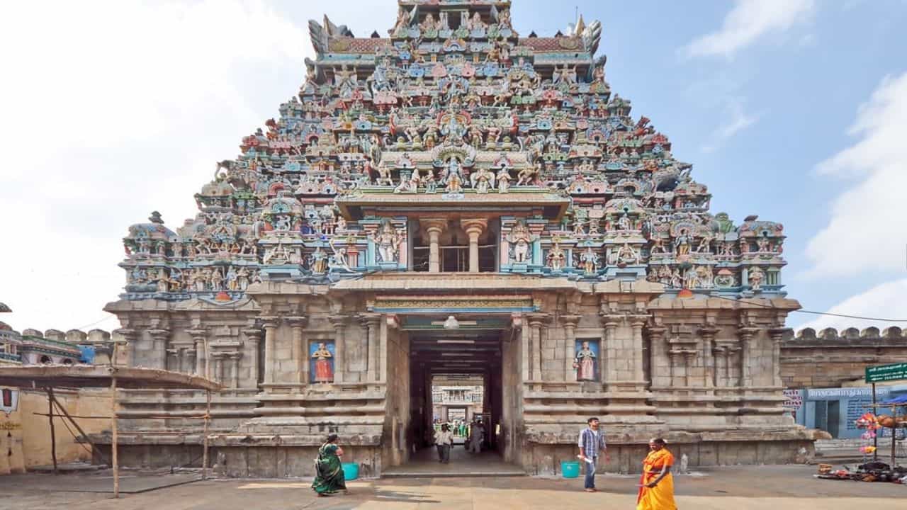 Sri Ranganathaswamy Temple: বৈকুন্ঠ একাদশী ঘিরে জমজমাট ৪০০ বছরের পুরনো রঙ্গনাথস্বামী মন্দির! রয়েছে অজানা কিছু তথ্য Sri Ranganathaswamy Temple: বৈকুন্ঠ একাদশী ঘিরে জমজমাট ৪০০ বছরের পুরনো রঙ্গনাথস্বামী মন্দির! রয়েছে অজানা কিছু তথ্য