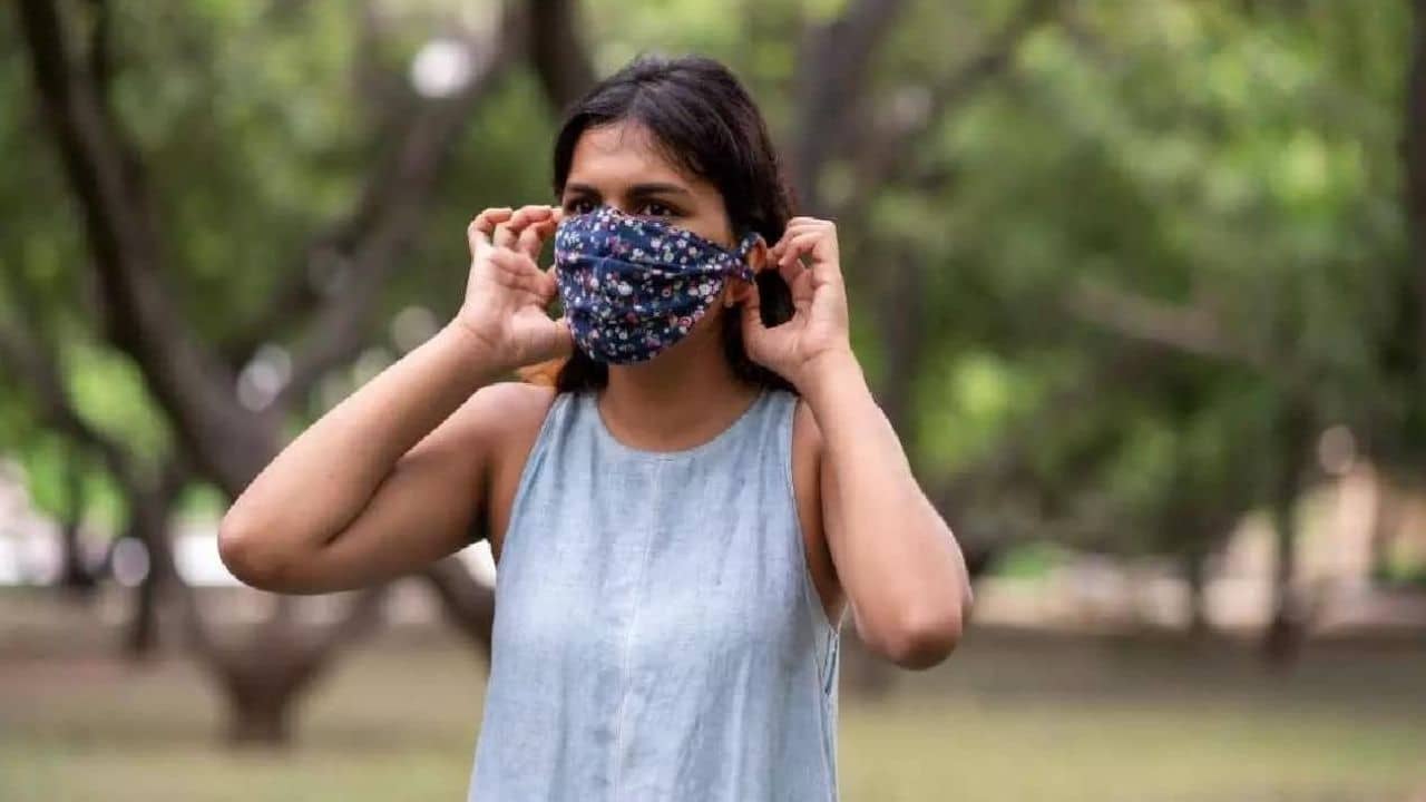 COVID Norms: ১৮ বছরের নীচে করোনা আক্রান্তর চিকিৎসা কেমন? ৫ বছরের নীচের বাচ্চার মাস্ক পরবে? নতুন গাইড লাইন পড়ুন