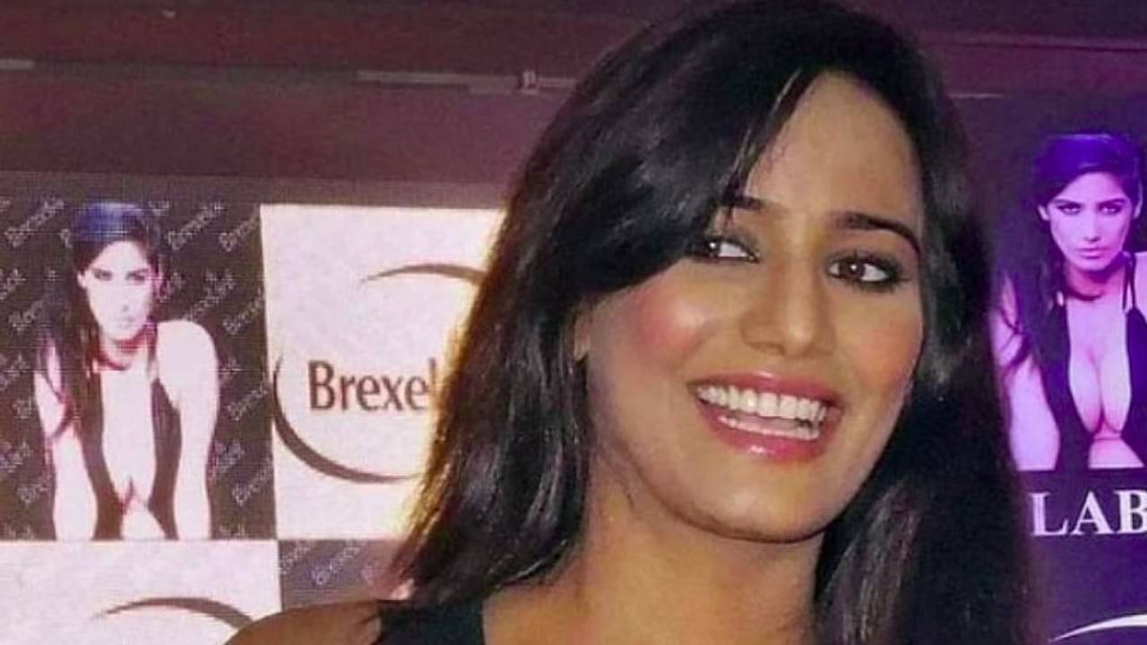 Poonam Pandey : পর্ন ফিল্ম ব়্যাকেট মামলায় সুপ্রিম রক্ষা কবচ পুনমের