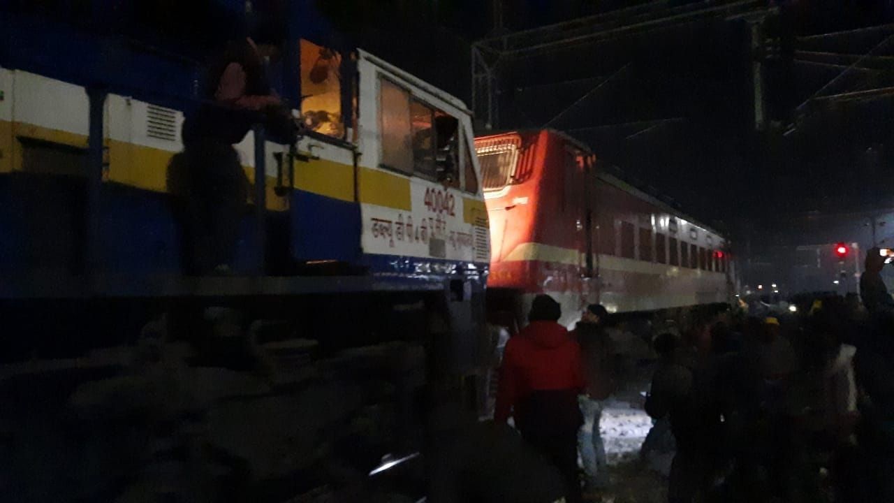 Engine derailed : শিলিগুড়িতে বেলাইন অভিশপ্ত বিকানের গুয়াহাটি এক্সপ্রেসের ইঞ্জিন