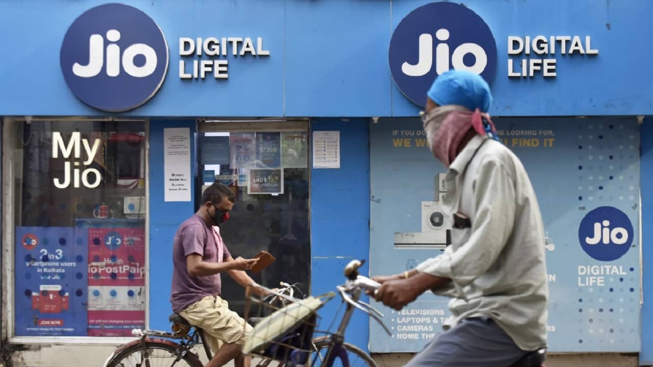 Reliance Jio 499 Plan: নতুন বছরে কামব্যাক করল রিলায়েন্স জিও-র ৪৯৯ টাকার প্ল্যান, এবার রোজ ২জিবি করে ডেটা