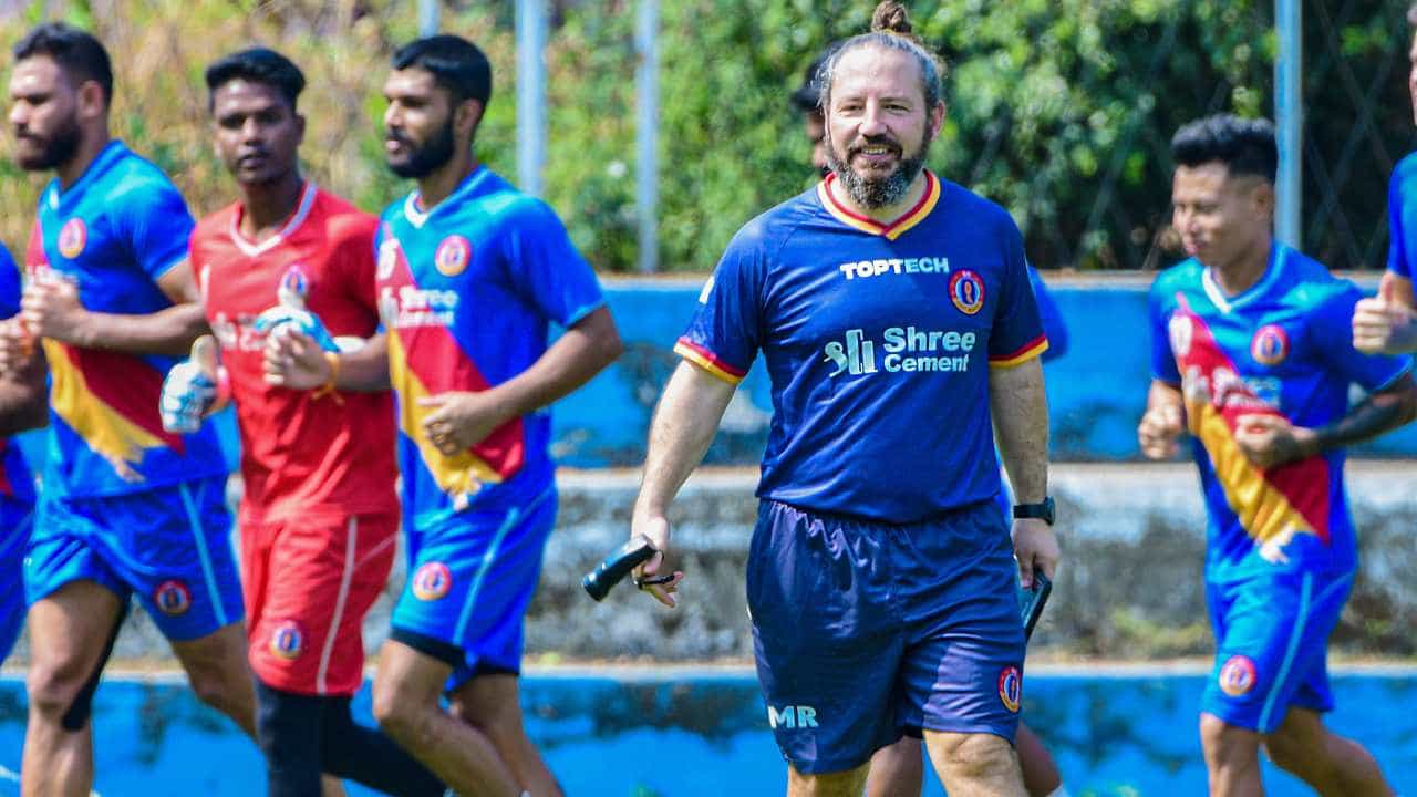 ISL 2021-22: উপচে পড়া যুবভারতী দেখিয়ে মার্সেলোদের তাতাচ্ছেন মারিও ISL 2021-22: উপচে পড়া যুবভারতী দেখিয়ে মার্সেলোদের তাতাচ্ছেন মারিও
