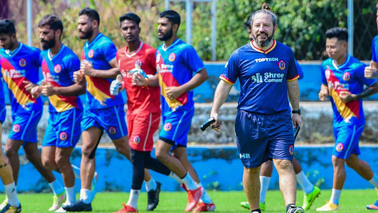 ISL 2021-22: বেঙ্গালুরু ম্যাচের আগে সমর্থকদের কাছে ক্ষমা চাইলেন লাল-হলুদ কোচ