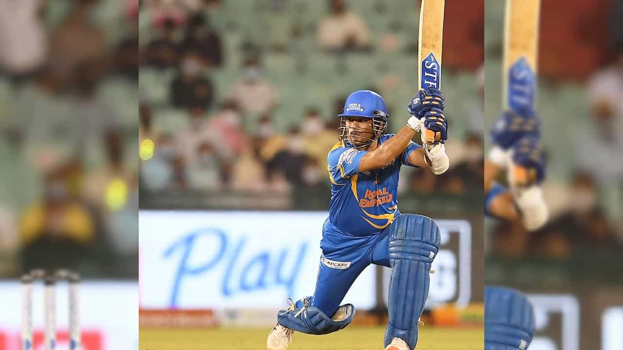 Sachin Tendulkar: বকেয়া পাননি অনেকে, প্রতিবাদে সরলেন সচিন Sachin Tendulkar: বকেয়া পাননি অনেকে, প্রতিবাদে সরলেন সচিন