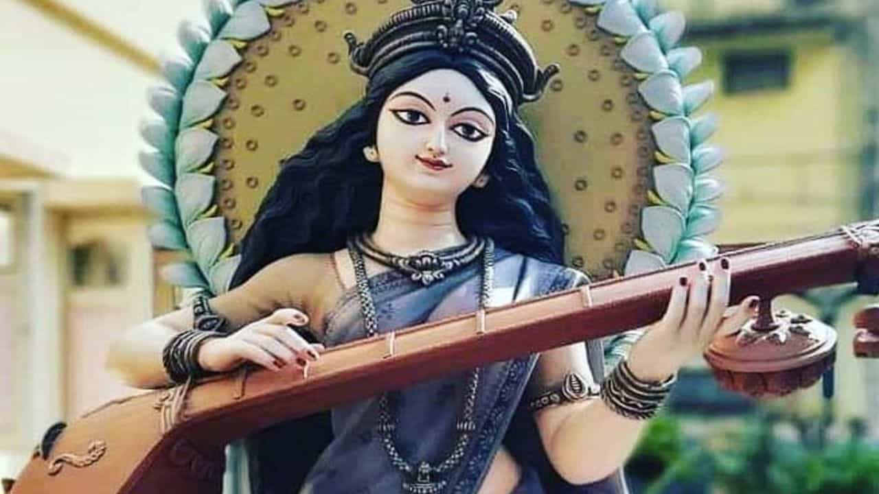 Saraswati Puja 2022: পুরোহিত ছাড়াই বাড়িতে সরস্বতী পুজো করতে চান? রইল পুজোর যাবতীয় নিয়মাবলী Saraswati Puja 2022: পুরোহিত ছাড়াই বাড়িতে সরস্বতী পুজো করতে চান? রইল পুজোর যাবতীয় নিয়মাবলী