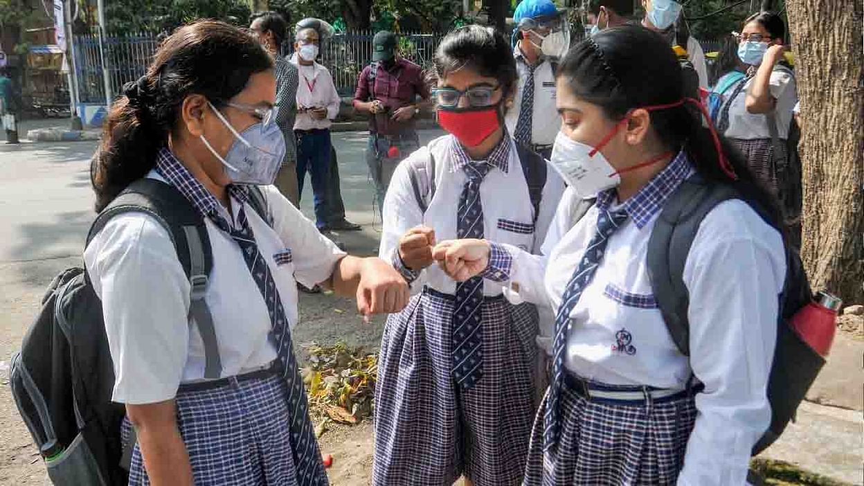 WBBSE: খুলছে স্কুল, একাদশ-দ্বাদশের জন্য প্র্যাকটিকাল ক্লাসে জোর মধ্যশিক্ষা পর্ষদের