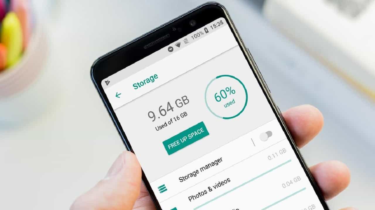 Phone Storage: ফোনে আর জায়গা নেই? বড় ফাইল রেখেও কী ভাবে স্টোরেজ খালি করবেন, জেনে নিন