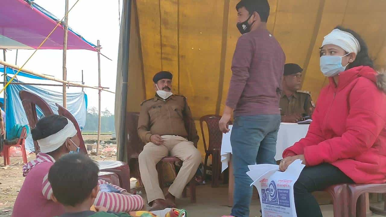 Bikaner Guwahati Express accident: কেউ খুঁজছেন মানুষ, কেউ মেয়ের বিয়ের গয়না, ময়নাগুড়ির দুর্ঘটনাস্থলে দিশেহারা চোখের ভিড়!
