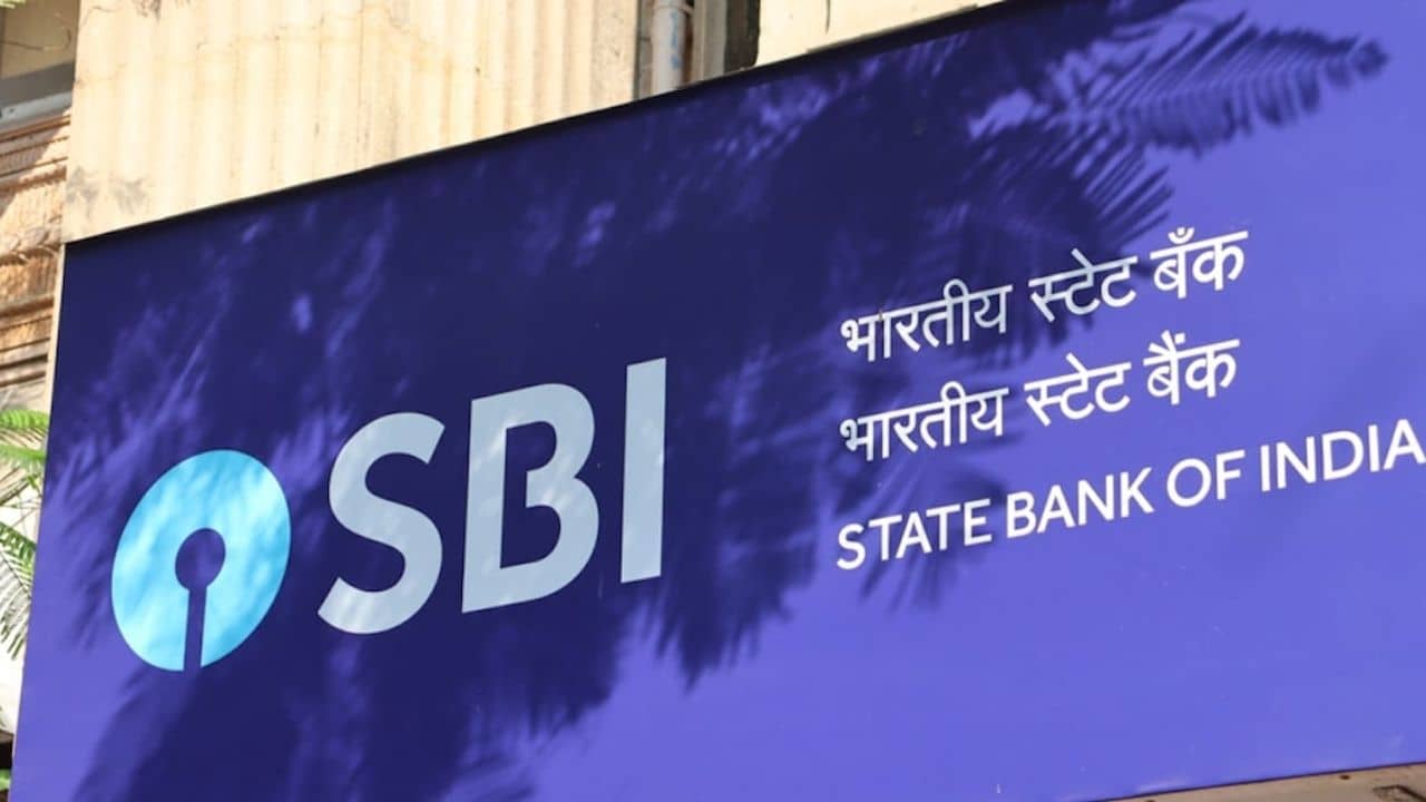 SBI Recruitment: চাকরির ক্ষেত্রে বড় সুযোগ, অনেকগুলি পদে নিয়োগ করবে স্টেট ব্যাঙ্ক