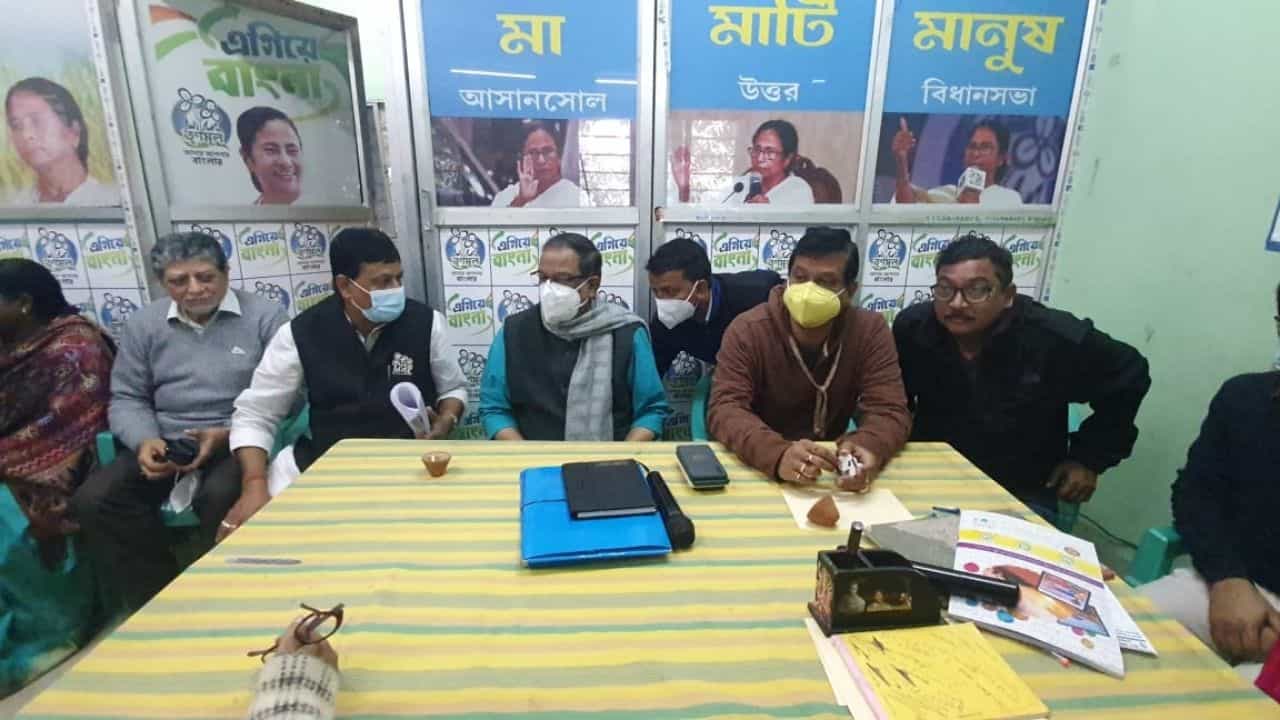 Asansol Election: নির্দলের থেকেও কম আসন পাবে বিজেপি দাবি মলয়ের, 'ছাপ্পা, রিগিংয়ের প্রস্তুতি' পাল্টা জিতেন্দ্র Asansol Election: নির্দলের থেকেও কম আসন পাবে বিজেপি দাবি মলয়ের, 'ছাপ্পা, রিগিংয়ের প্রস্তুতি' পাল্টা জিতেন্দ্র