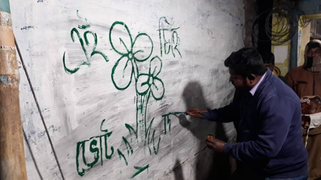 Municipal Election in Corona Situation: দেওয়াল লিখনে প্রার্থীর নাম নেই, আছে ওমিক্রন সচেতনতার বার্তা!