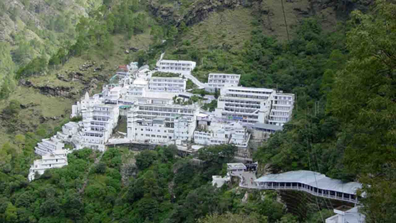 Vaishno Devi stampede: নতুন বছরের প্রথম দিনেই ভয়াবহ দুর্ঘটনা! বৈষ্ণোদেবীর মন্দিরে পদপিষ্ট হয়ে মৃত ১২, আহত বহু