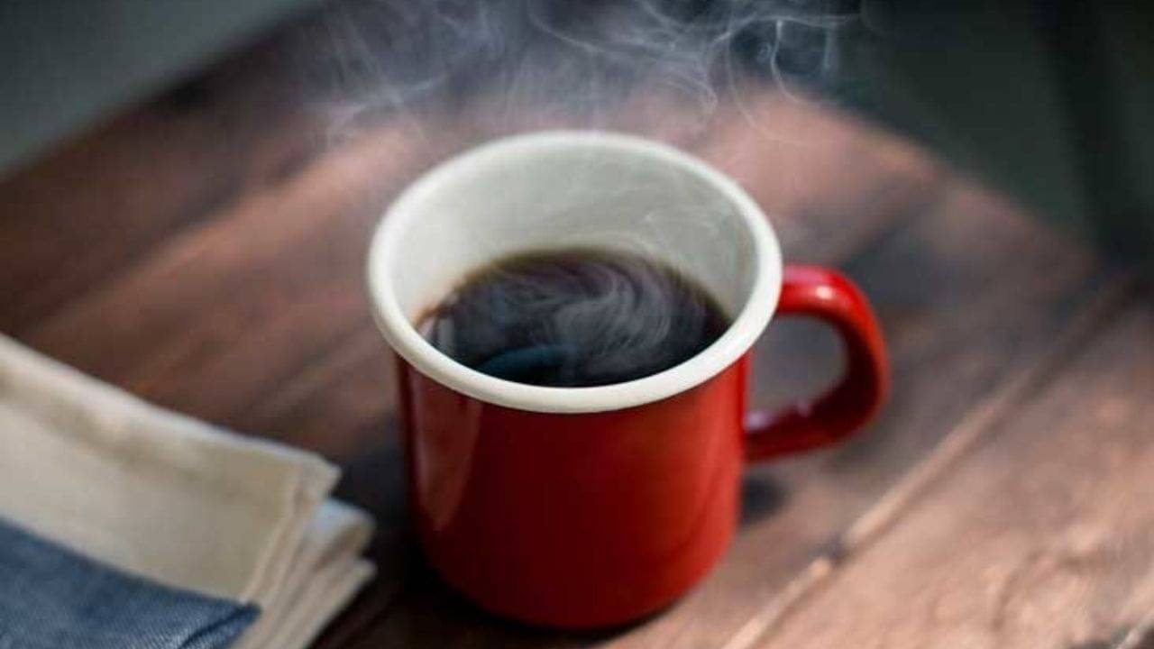 Coffee Recipe: ওজন কমানোর অনেক উপায় তো ট্রাই করলেন, এবার প্রতিদিন সকালে খান এই ম্যাজিক কফি!