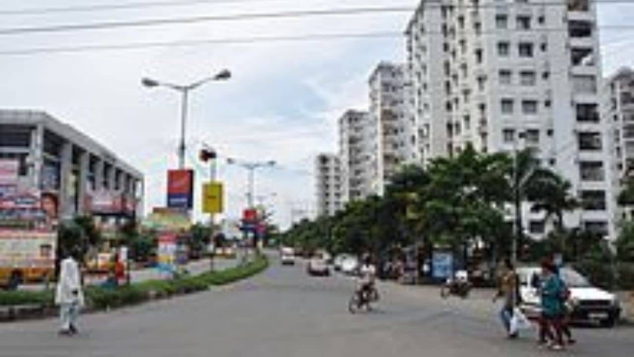 Crime News: আনোয়ার শাহ রোডে সংঘর্ষের ঘটনায় গ্রেফতার আরও ৩, প্রতিবাদে বিক্ষোভ মহিলাদের